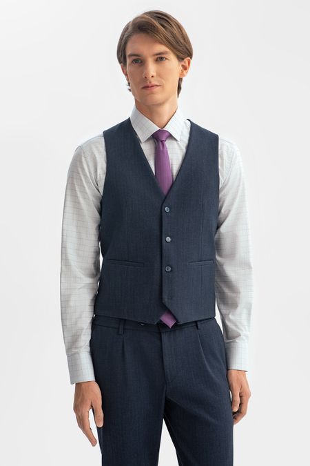 Жилет костюмный синий цвет 10990₽