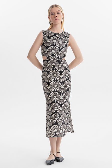 Платье-миди с узором 8990₽